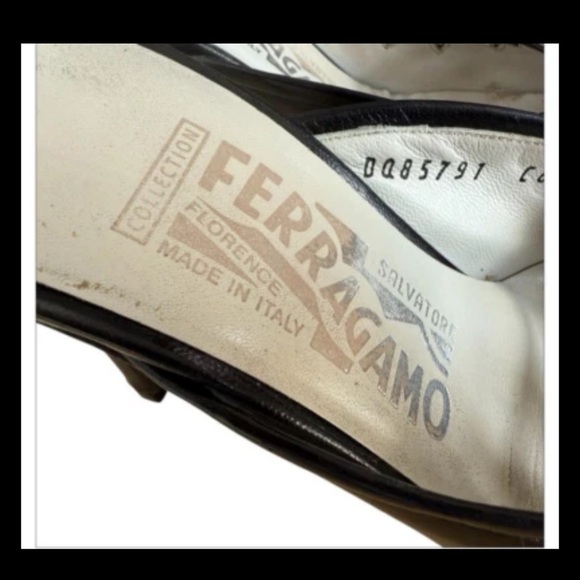 Salvatore Ferragamo Collection Mule Size 7 2A Black Pointed Toe Leather Slides - Picture 8 of 16